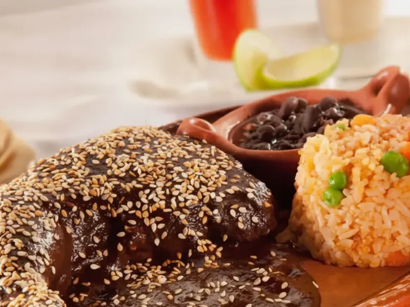 Pollo Mole de Pollos Amigos